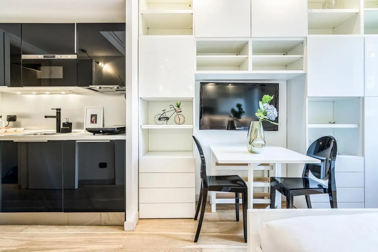 Beplace Cenacolo Apartments location